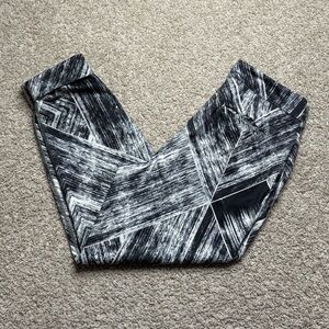 Lululemon Jet Crop *Full-On Luon